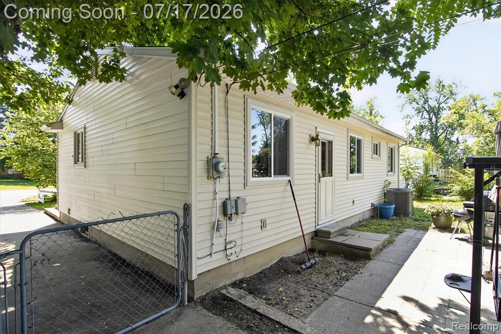 1772 Emerson Avenue, Ypsilanti, MI 48198 — Photo 33