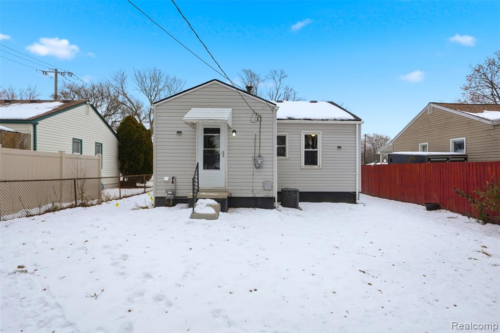 4654 Gloria Street, Wayne, MI 48184 — Photo 16