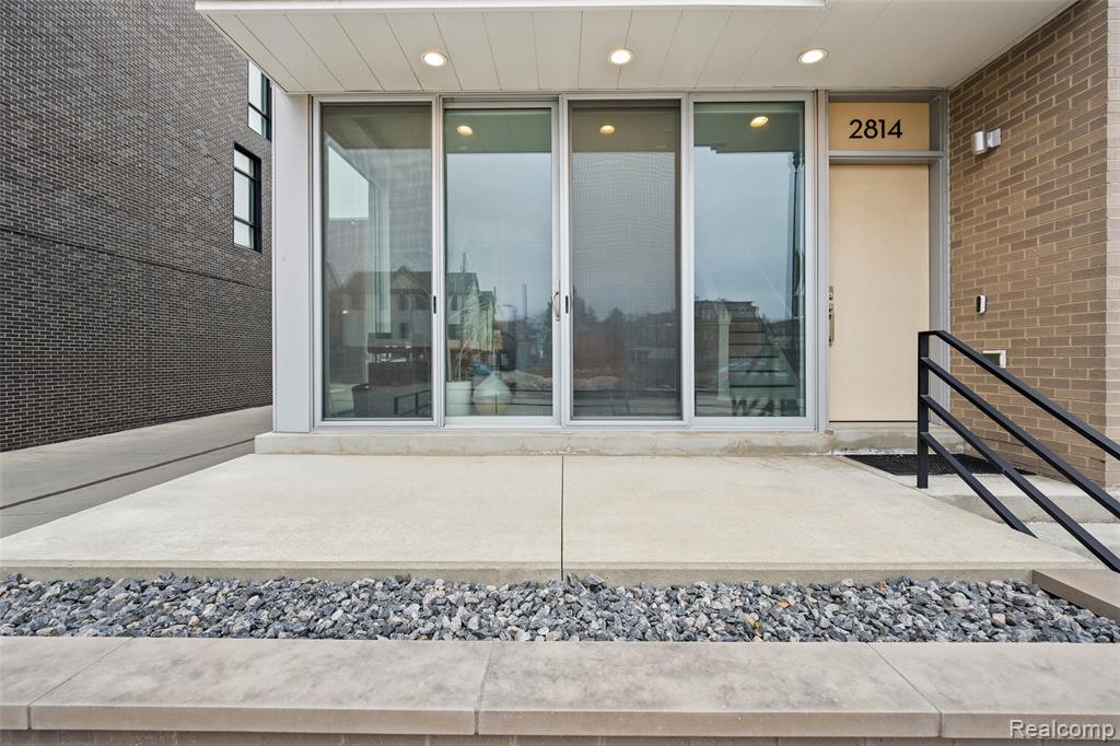 2814 John R Street - Photo 2