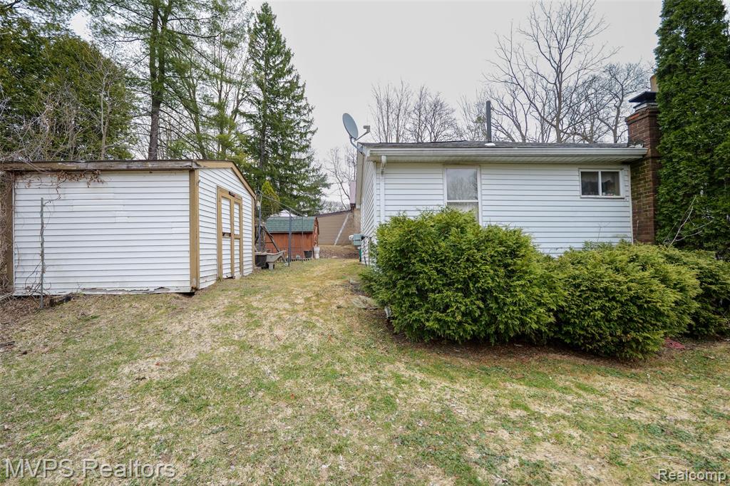 1721 Moffat Road, Leonard, MI 48367 — Photo 35