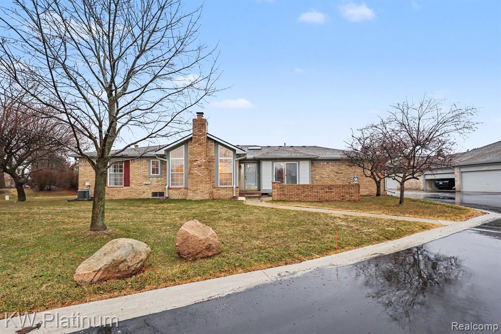 48459 Hudson Bay Court, Utica, MI 48315 — Photo 2