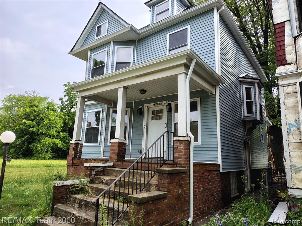 2492 Townsend Street, Detroit, MI 48214 — Photo 2