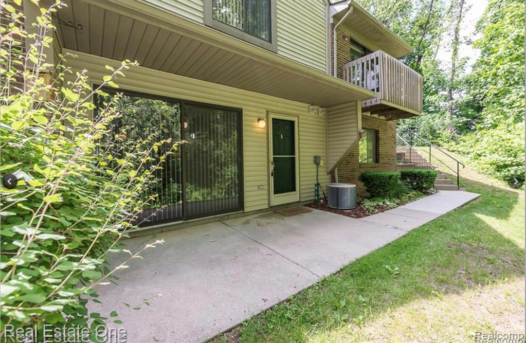 410 Spring Brooke Drive, Brighton, MI 48116 — Photo 3