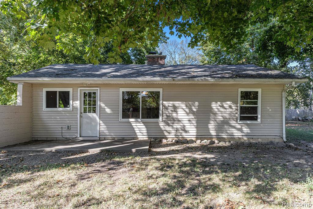 320 Barker Road, Whitmore Lake, MI 48189 — Photo 22