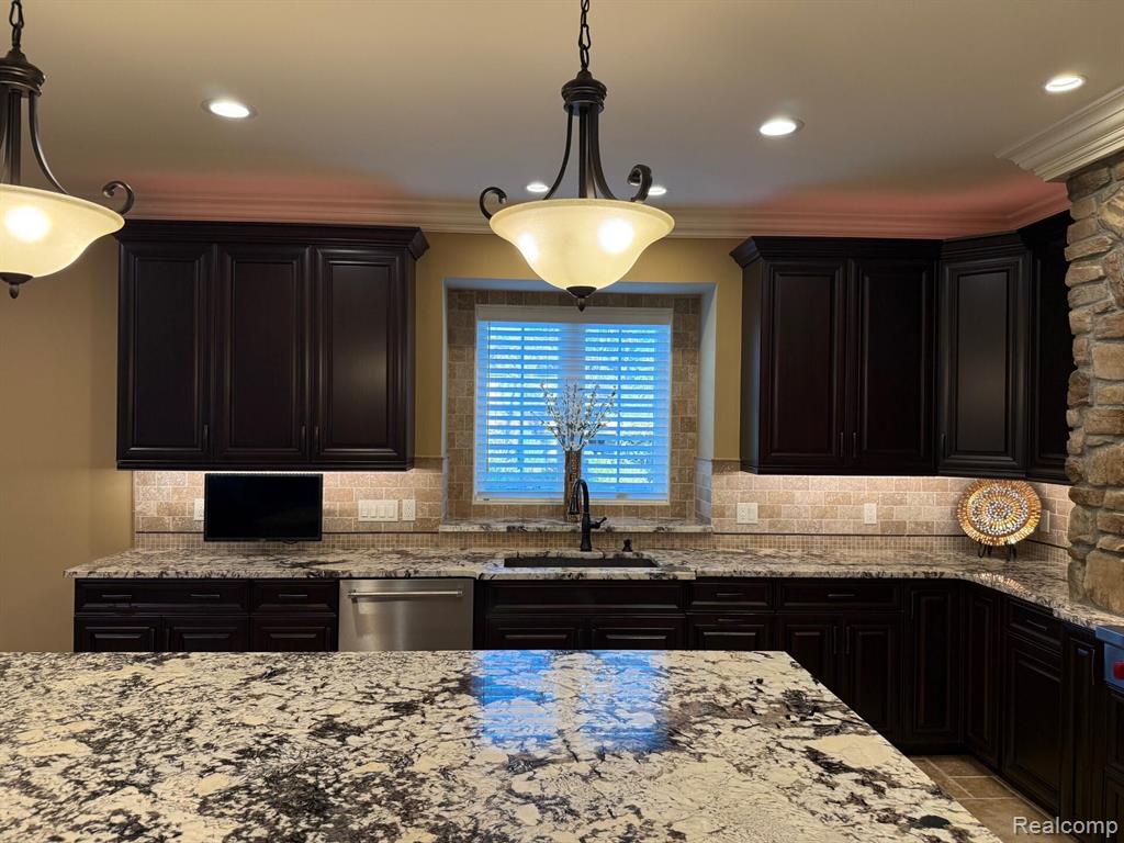 8146 Cotswold Lane, Clawson, MI 48348 — Photo 20
