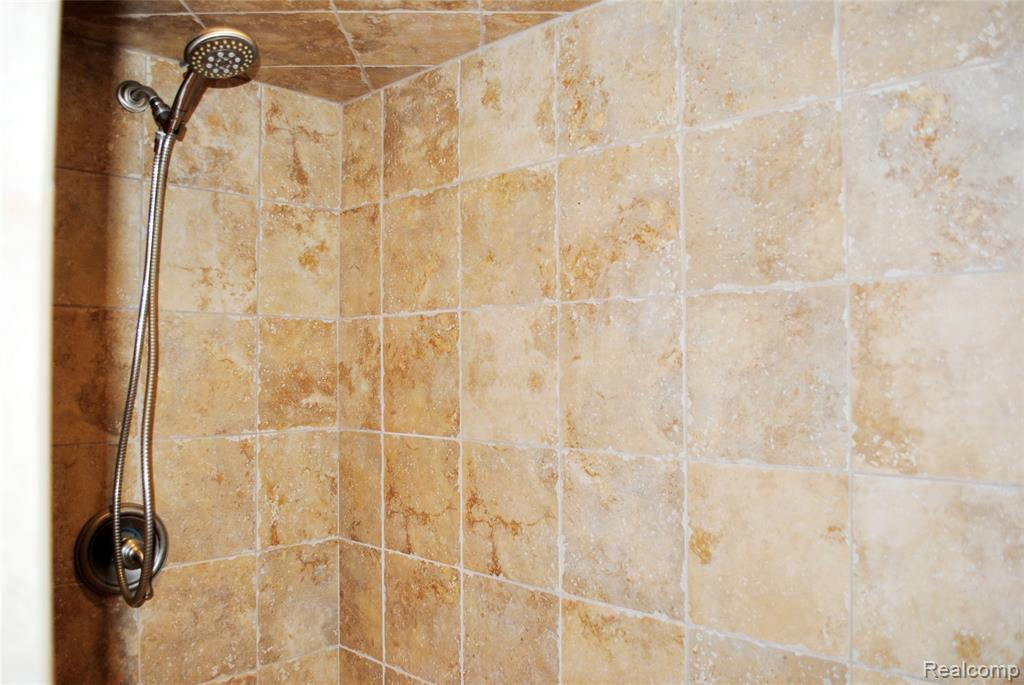 719 Upper Scotsborough Way, Bloomfield Hills, MI 48304 — Photo 31