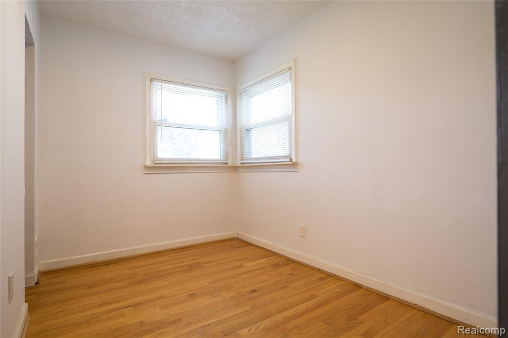 27127 Dartmouth Street, Madison Heights, MI 48071 — Photo 9