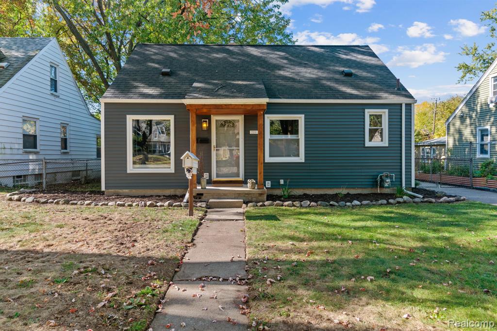 23241 Rensselaer Street, Oak Park, MI 48237