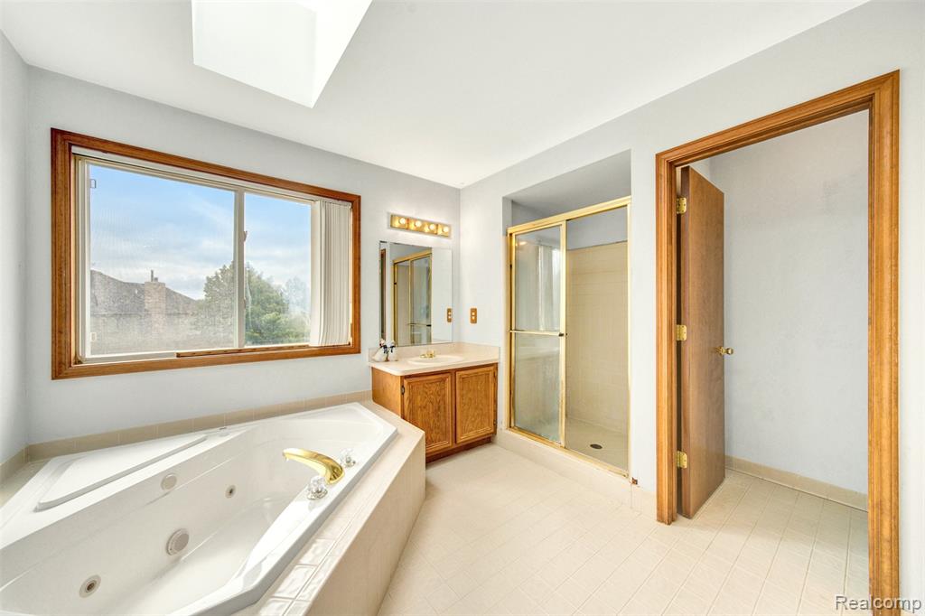 6942 Norton Drive, Troy, MI 48085 — Photo 23
