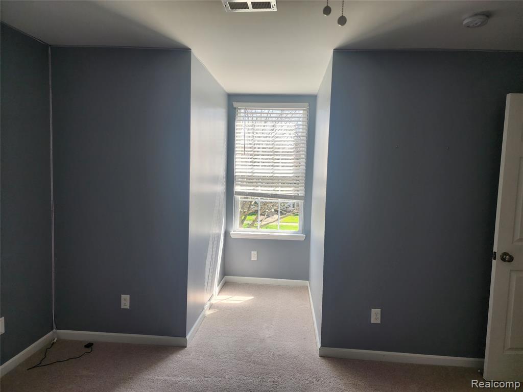 18106 Addington Drive, Commerce Twp, MI 48390 — Photo 26