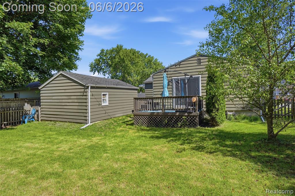425 W Caroline Street, Fenton, MI 48430 — Photo 21