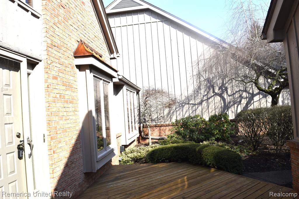 37786 Siena Drive, Farmington Hills, MI 48331 — Photo 3