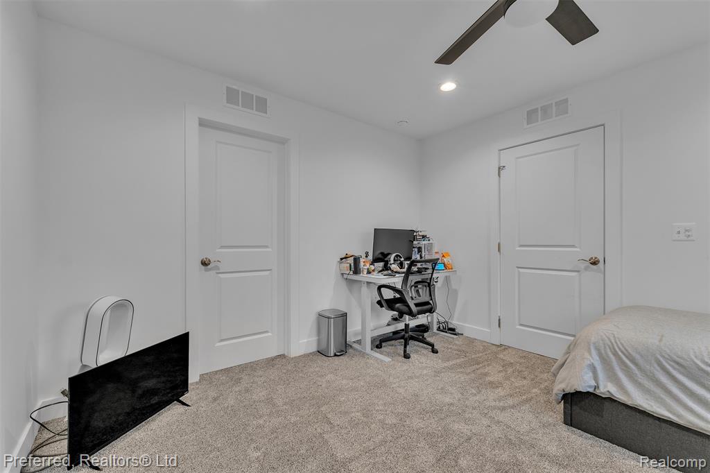 5264 Cooley Lake Road, Waterford, MI 48327 — Photo 50