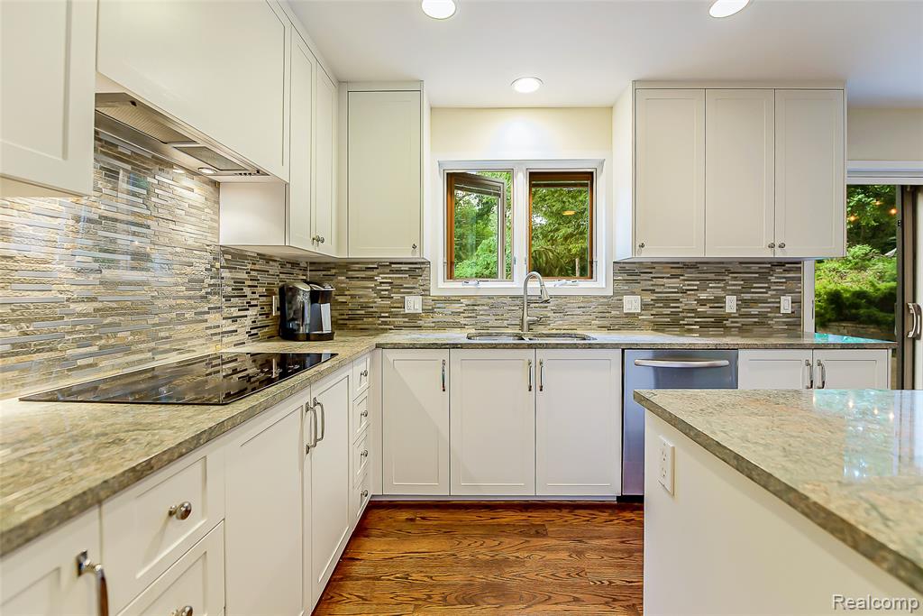 581 Woodway Court, Bloomfield Hills, MI 48302 — Photo 14