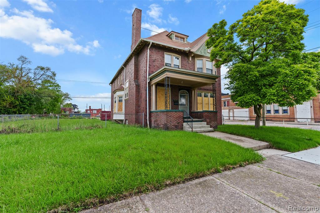 1649 HURLBUT Street, Detroit, MI 48214 — Photo 4