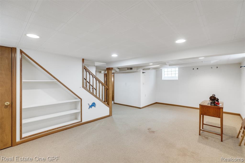 1488 Roslyn Road, Grosse Pointe Woods, MI 48236 — Photo 24