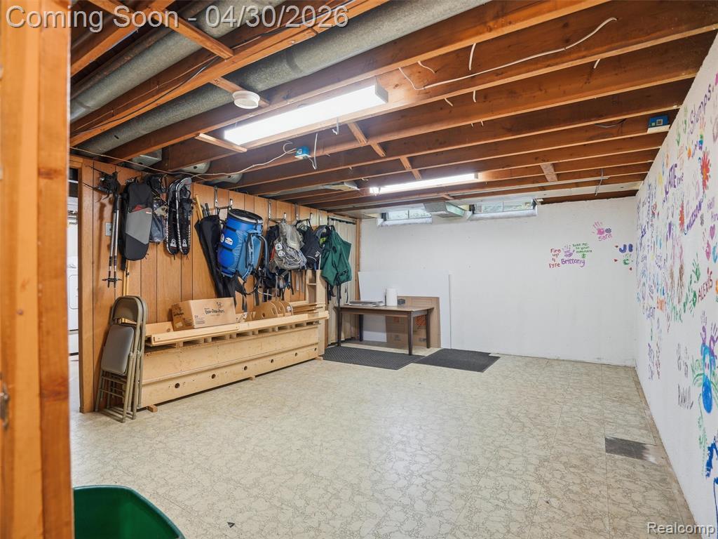 21222 Larkspur Street, Farmington, MI 48336 — Photo 30