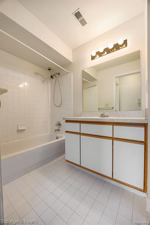 56284 TROON N, Shelby Twp, MI 48316 — Photo 19