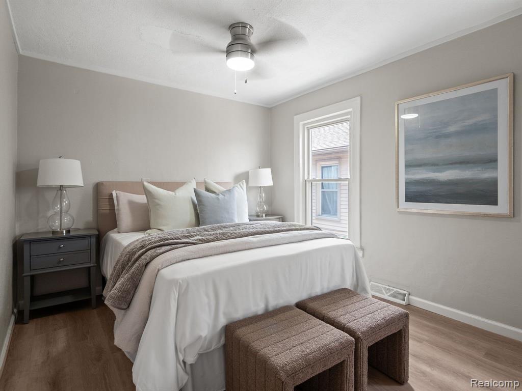 446 W BERNHARD Avenue, Hazel Park, MI 48030 — Photo 17
