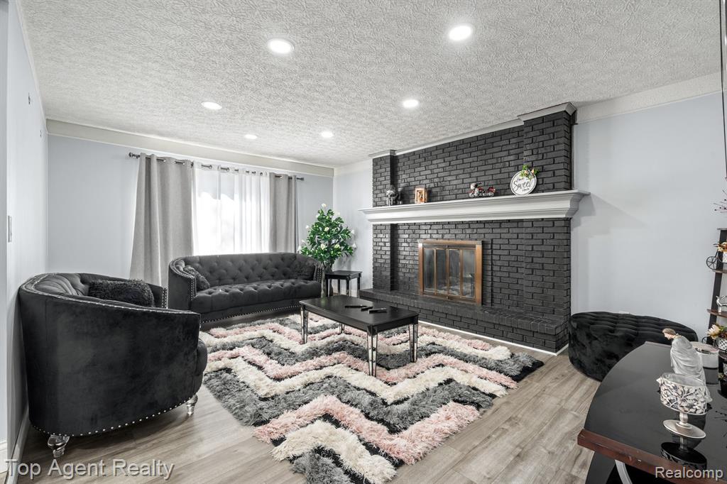 4238 GLOUCESTER Drive, Sterling Heights, MI 48310 — Photo 5