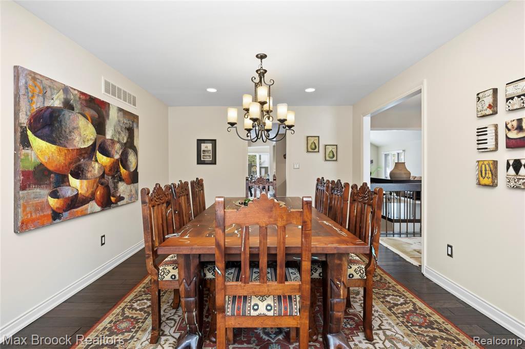 5867 BRAVO COURT, Orchard Lake Village, MI 48324 — Photo 13