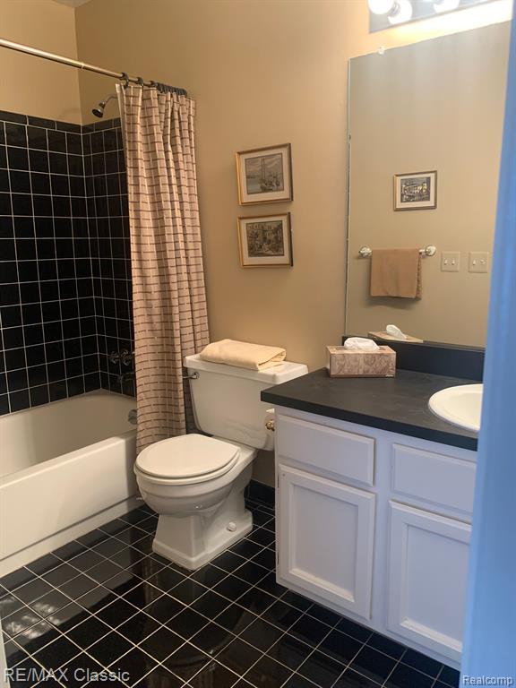 22260 PONDVIEW, Novi, MI — Photo 8
