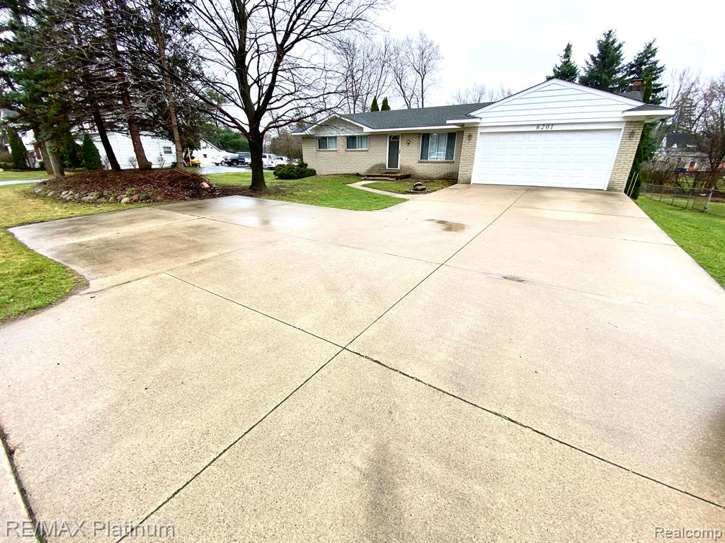 6201 WILLIAMS LAKE Road, Waterford, MI 48329 — Photo 30