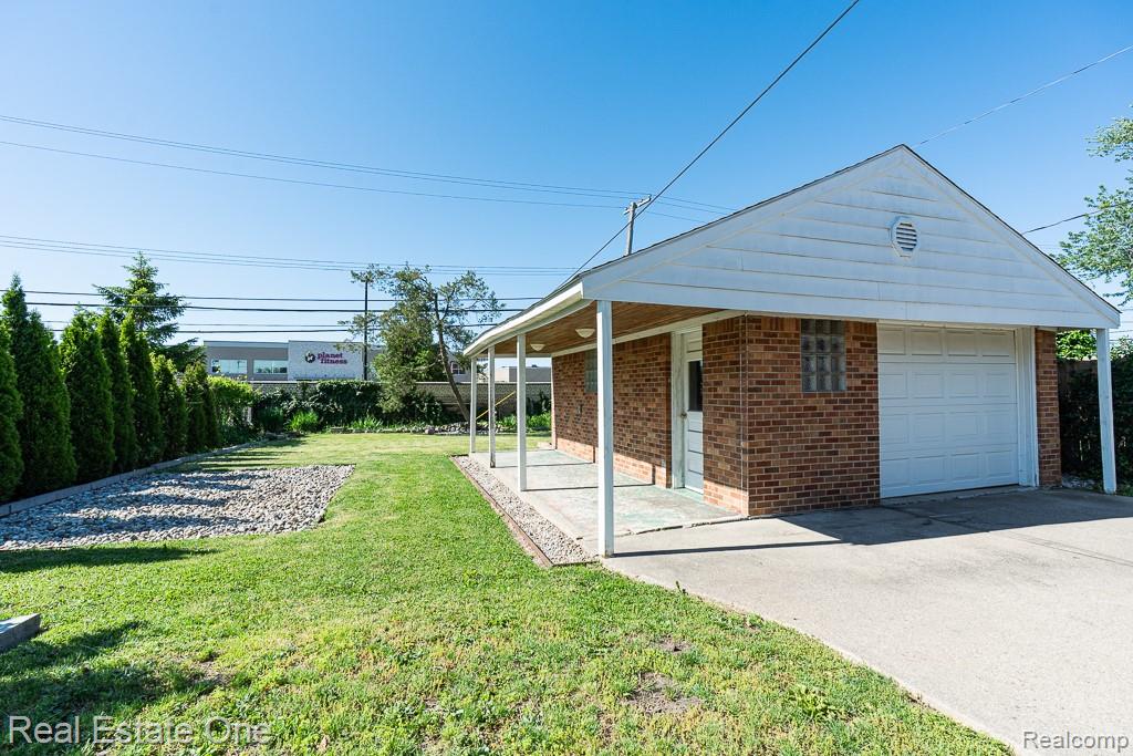 8272 Racine Road, Warren, MI 48093 — Photo 2