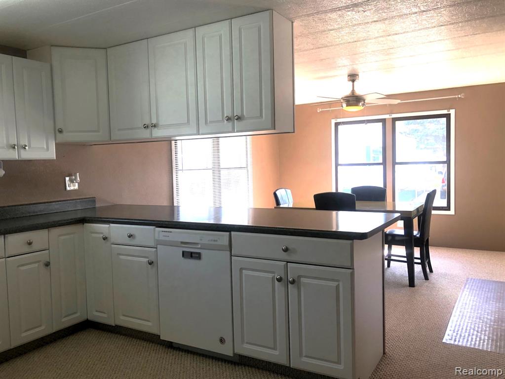 622 Cypress Court, Jonesville, MI 49250 — Photo 8