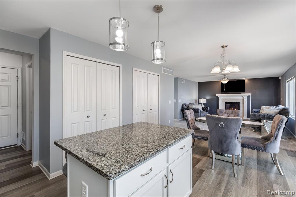 7245 Castell Boulevard, Van Buren, MI 48111 — Photo 10