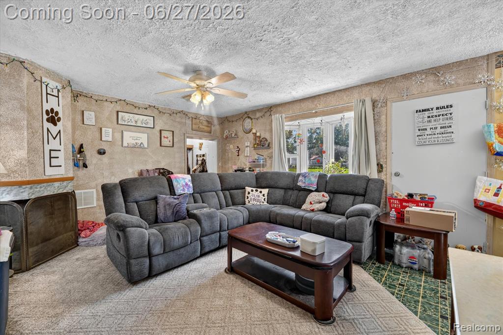 6260 Beth, Brighton, MI 48116 — Photo 10