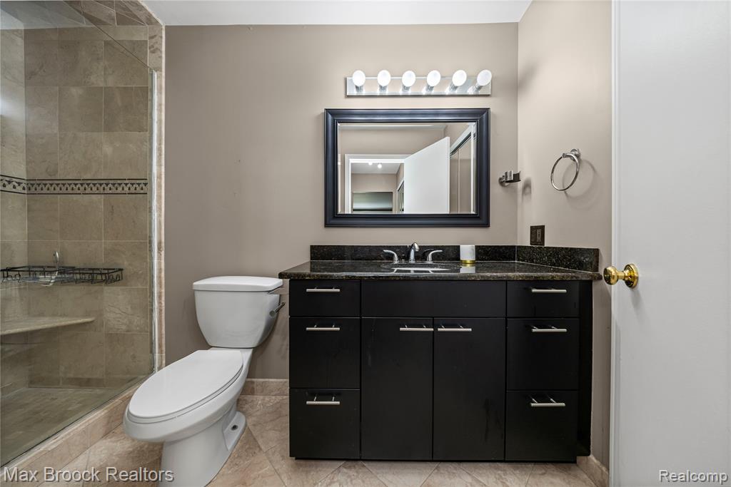 29664 Pine Ridge Circle, Farmington Hills, MI 48331 — Photo 20