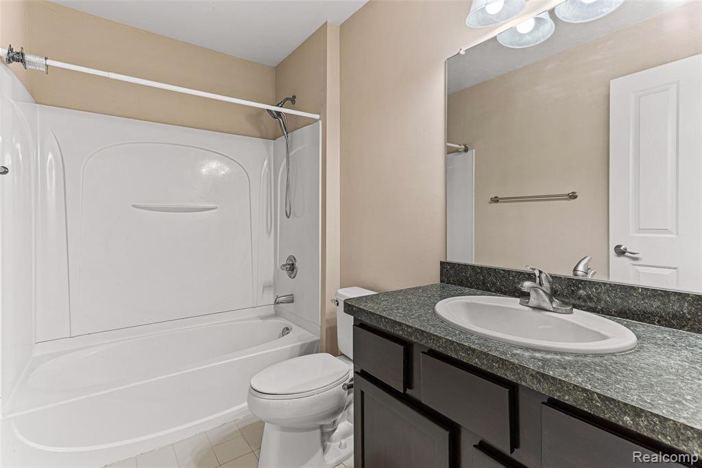 5201 Widgeon Lane, Walled Lake, MI 48390 — Photo 21