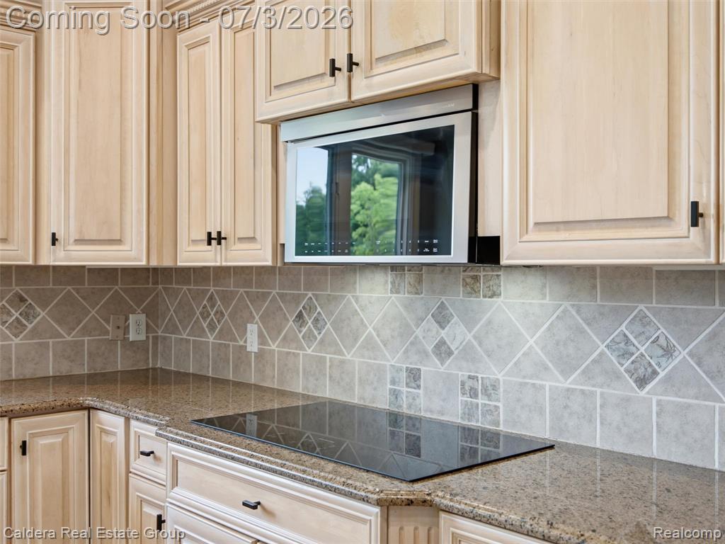 56015 Parkview Drive, Utica, MI 48316 — Photo 38