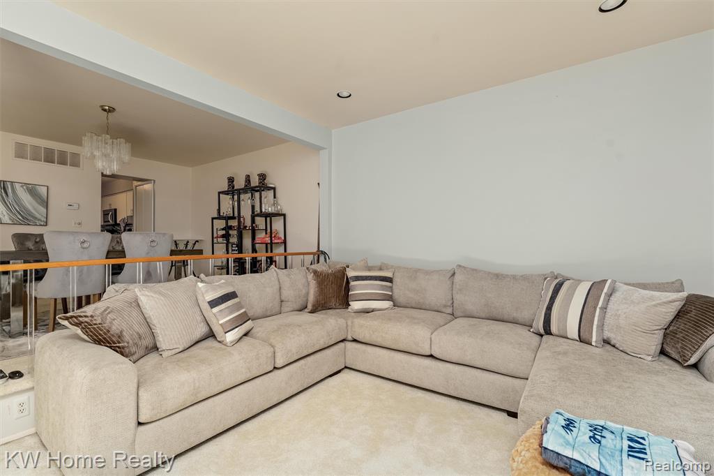 7356 Balsam Court, West Bloomfield, MI — Photo 5