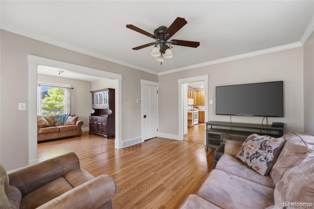 806 S 10th Street, St. Clair, MI 48079 — Photo 13