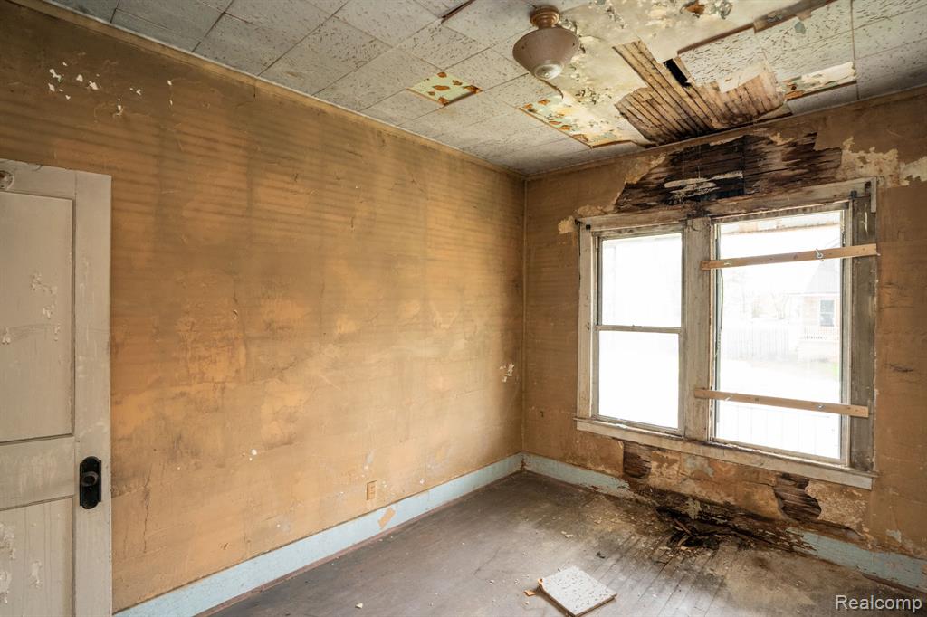 17257 MOENART Street, Hamtramck, MI 48212 — Photo 10