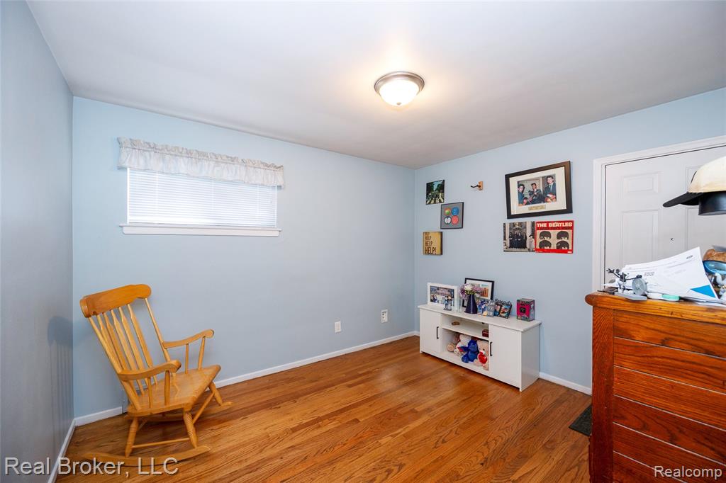 29454 Barton Street, Garden City, MI — Photo 16