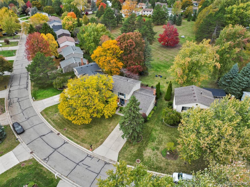 864 Dressler Lane, Rochester Hills, MI 48307 — Photo 49
