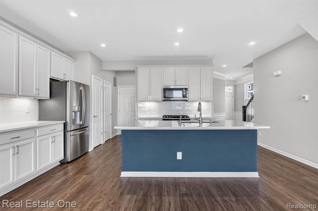 4799 Broomfield Way, Lake Orion, MI — Photo 11