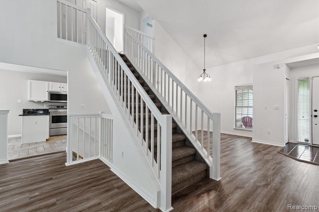5496 MICHAEL Drive, Ypsilanti, MI 48197 — Photo 12