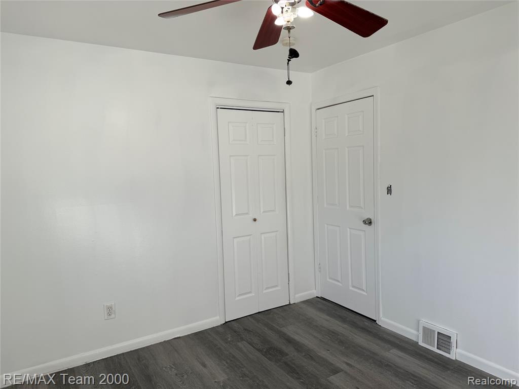 4665 Syracuse Street, Dearborn Heights, MI 48125 — Photo 16