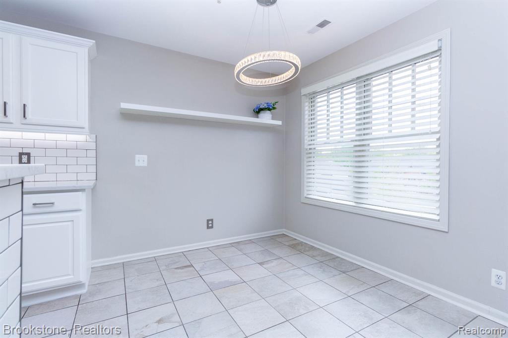 185 Amys Walk, Auburn Hills, MI 48326 — Photo 18