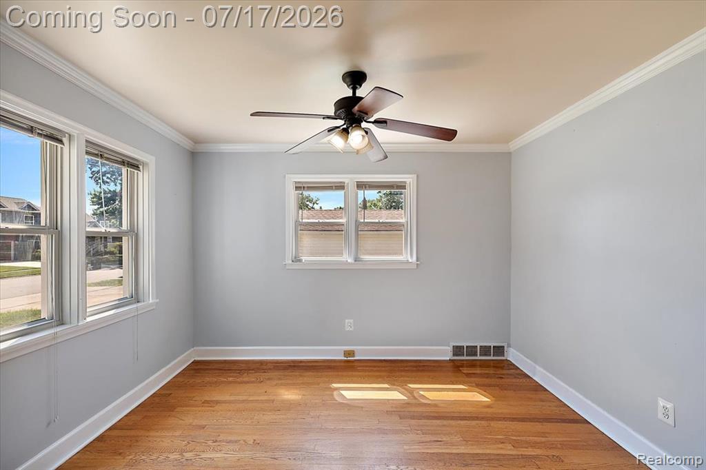 676 W Coy Avenue, Hazel Park, MI 48030 — Photo 6