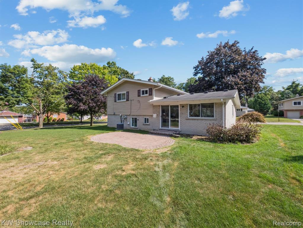 714 Sweetbriar, Milford, MI 48381 — Photo 35