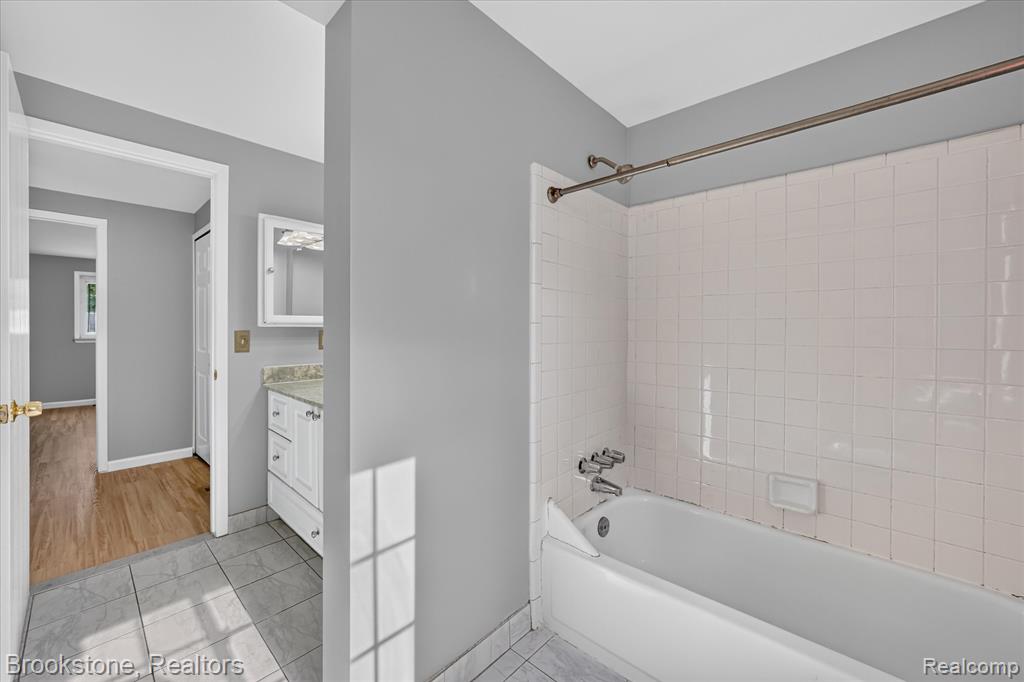 39795 Waldorf Drive, Clinton Twp, MI 48038 — Photo 32