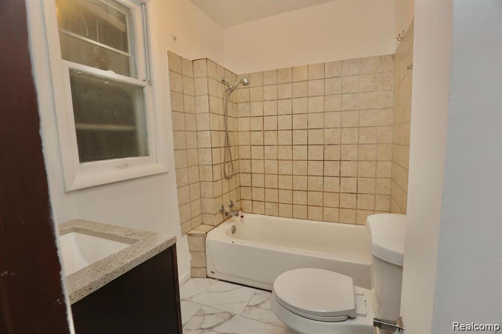 3044 Hanley Street, Hamtramck, MI 48212 — Photo 14