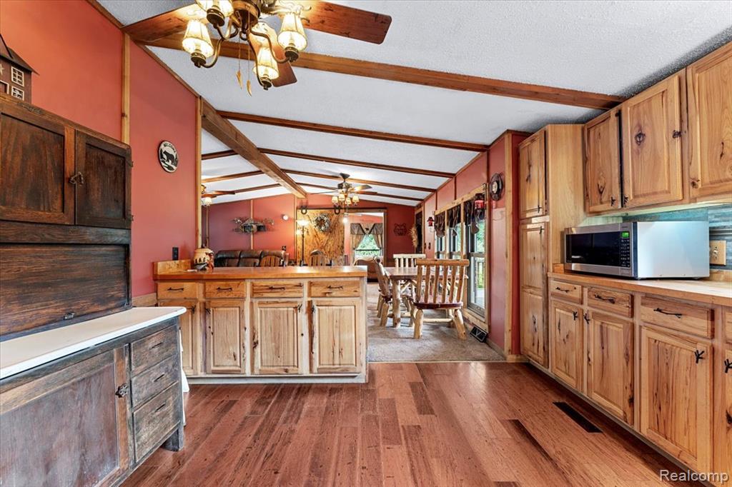 6411 W Newburg Road, Carleton, MI 48117 — Photo 8