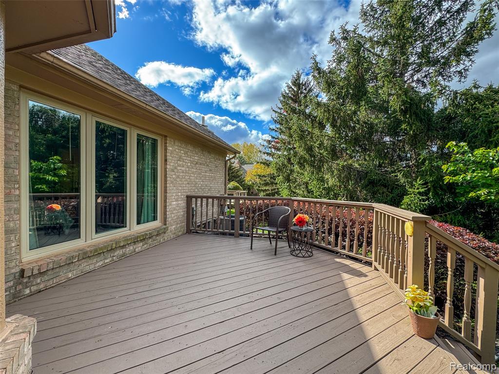 5893 Dawn Ridge Drive, Troy, MI 48098 — Photo 19
