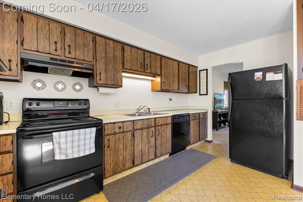1650 Cove Road, Wales, MI — Photo 22